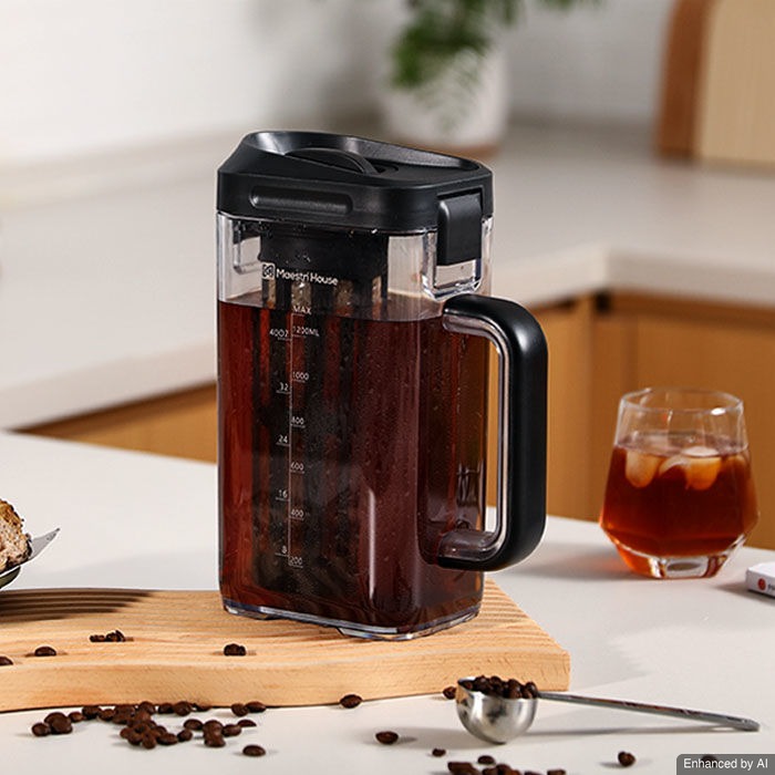 Hario Cold Brew Ka-Ku Coffee Bottle mampu membuatkan kopi cold brew sebanyak 1000 ml dalam sekali buat.