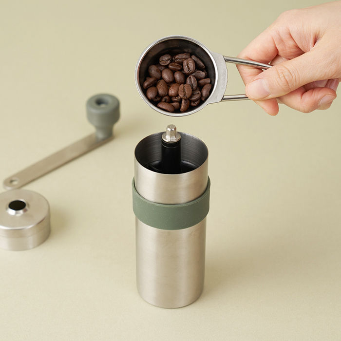 Hario - Penggiling Biji Kopi Manual Outdoor V60 Metal O-VMM-1-HSV